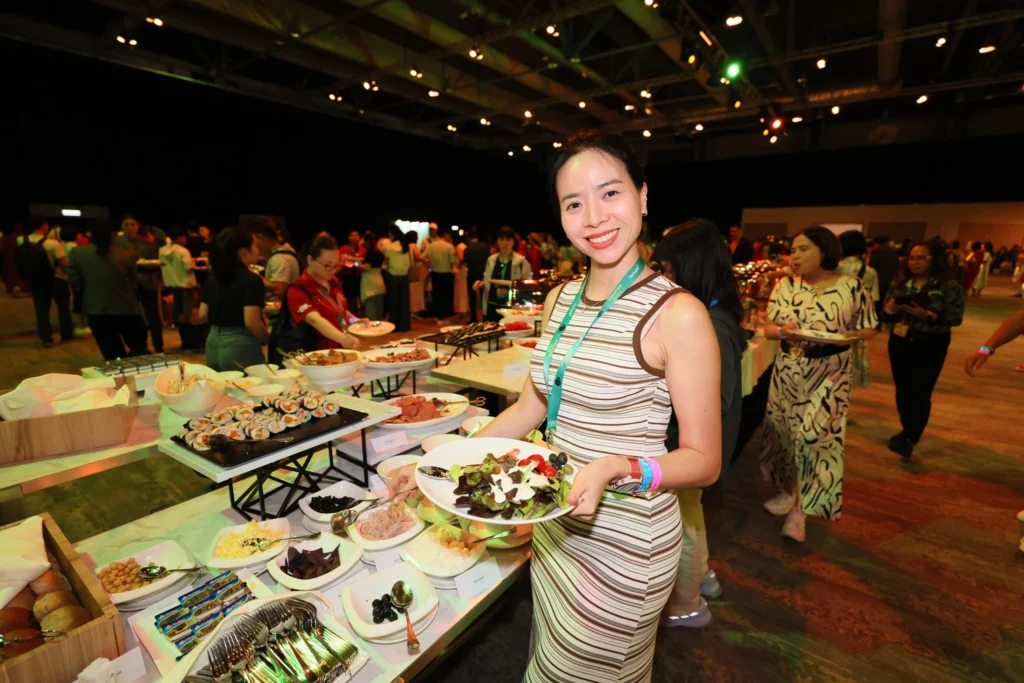 HPL Herbalife Reception 2025 EXT B 086