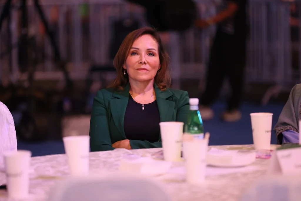 Leadership Training 142