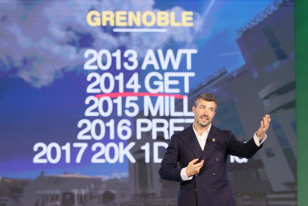 Leadership Training 195