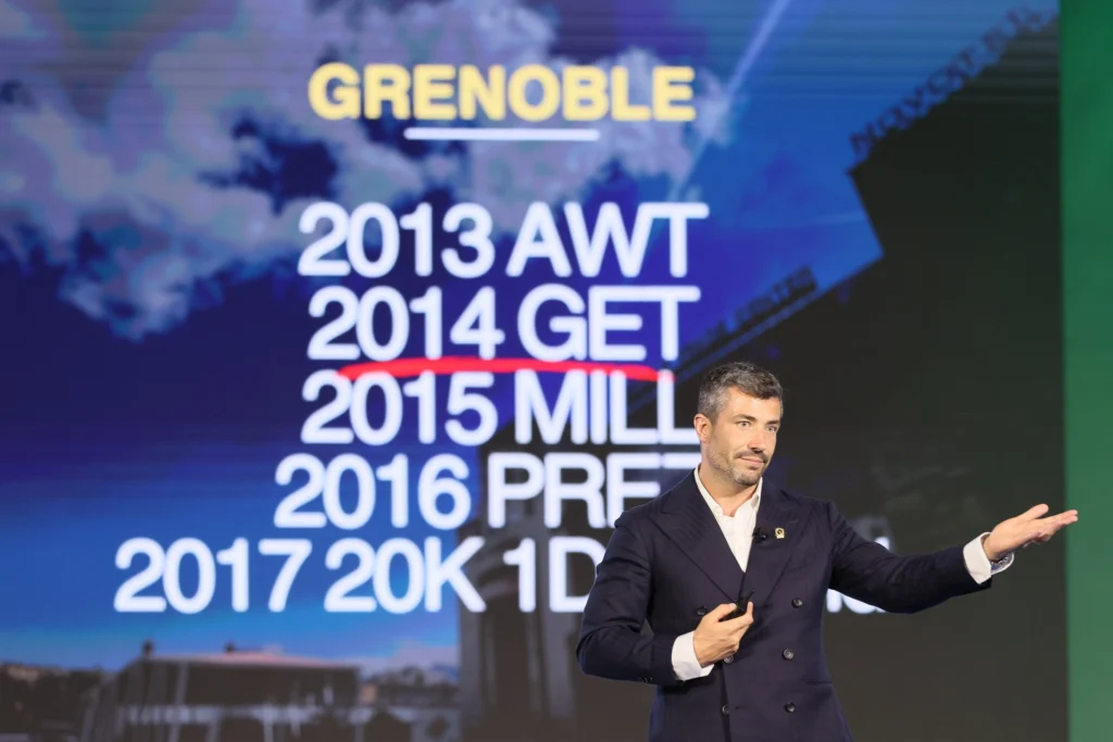 Leadership Training 196