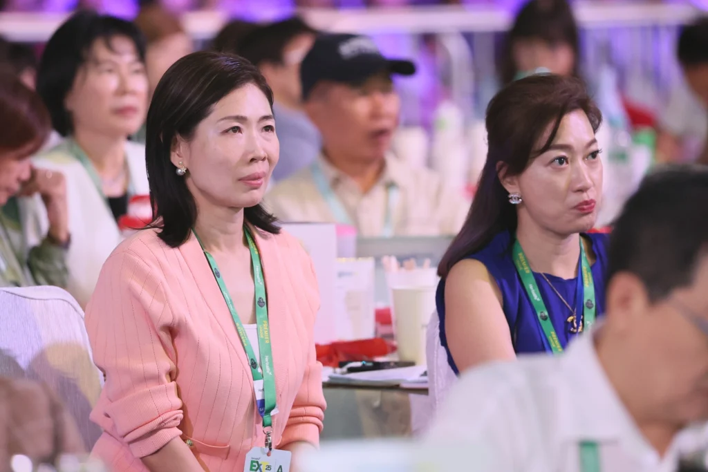 Leadership Training 272