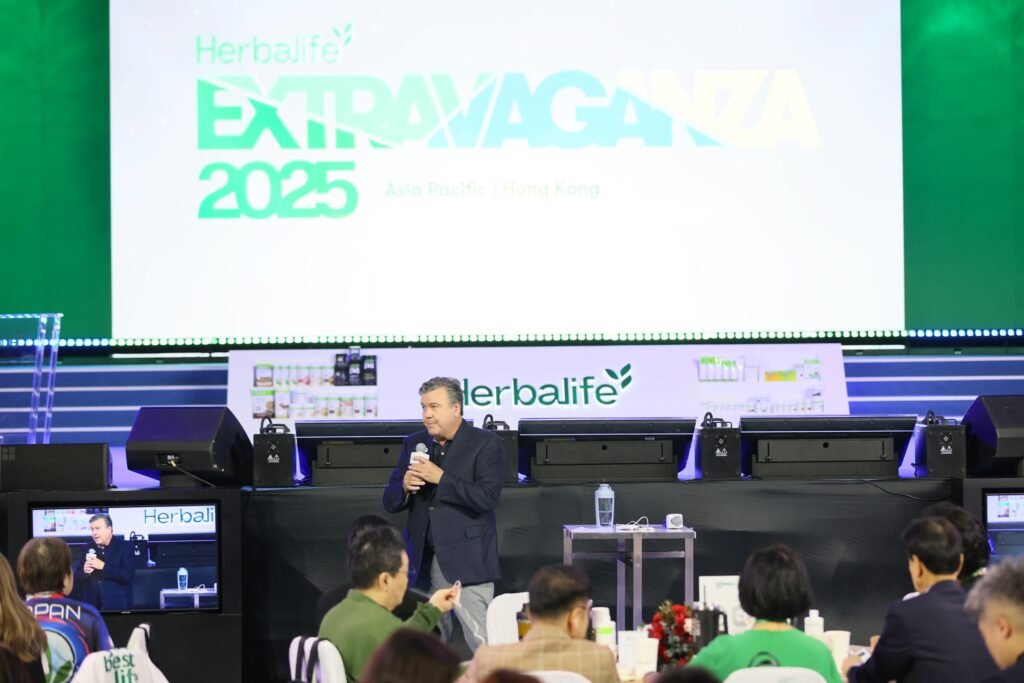 President's Team Meeting 037