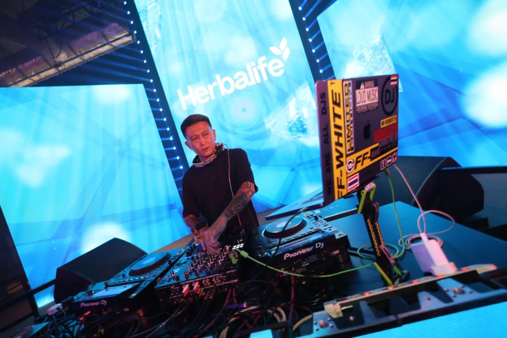 Qualifier's Party 006