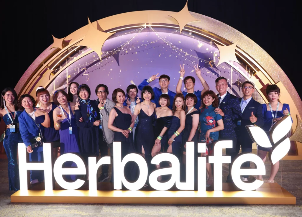 Qualifier's Party 204