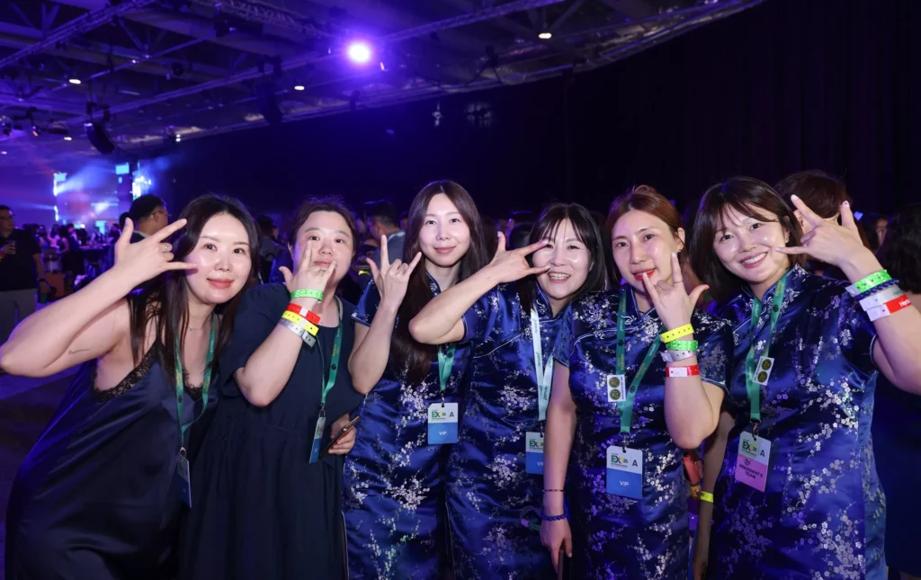 Qualifier's Party 208