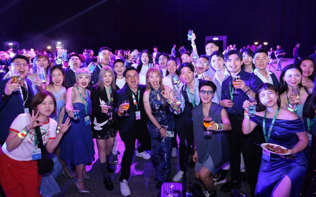 Qualifier's Party 211