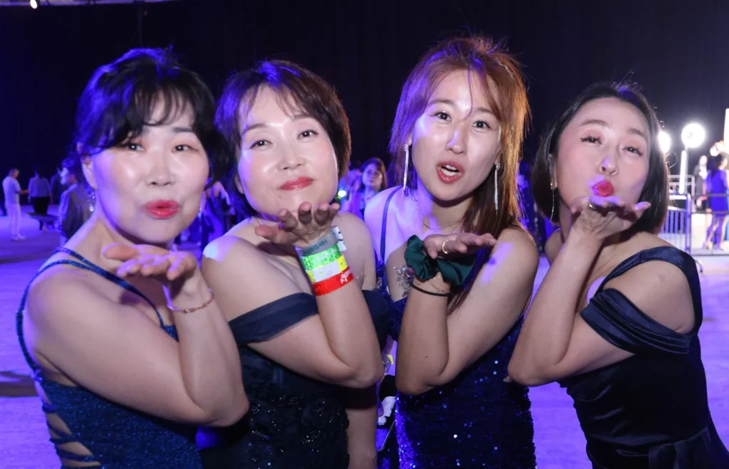 Qualifier's Party 215