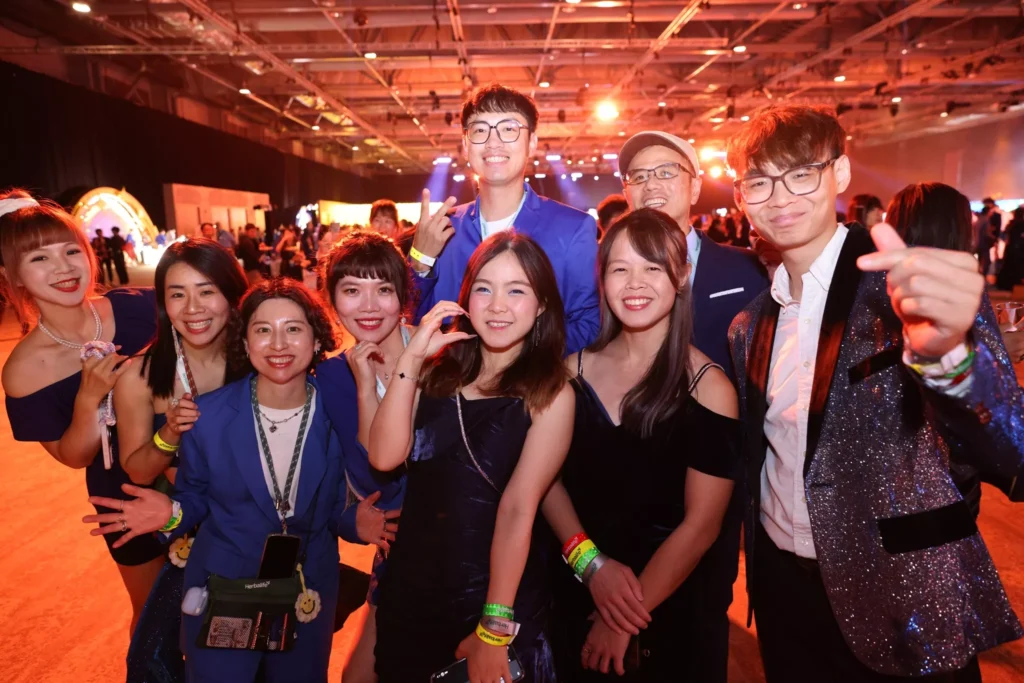 Qualifier's Party 216