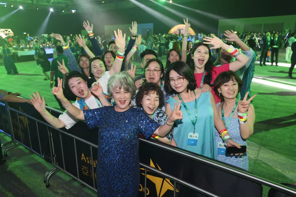 Qualifier's Party 299