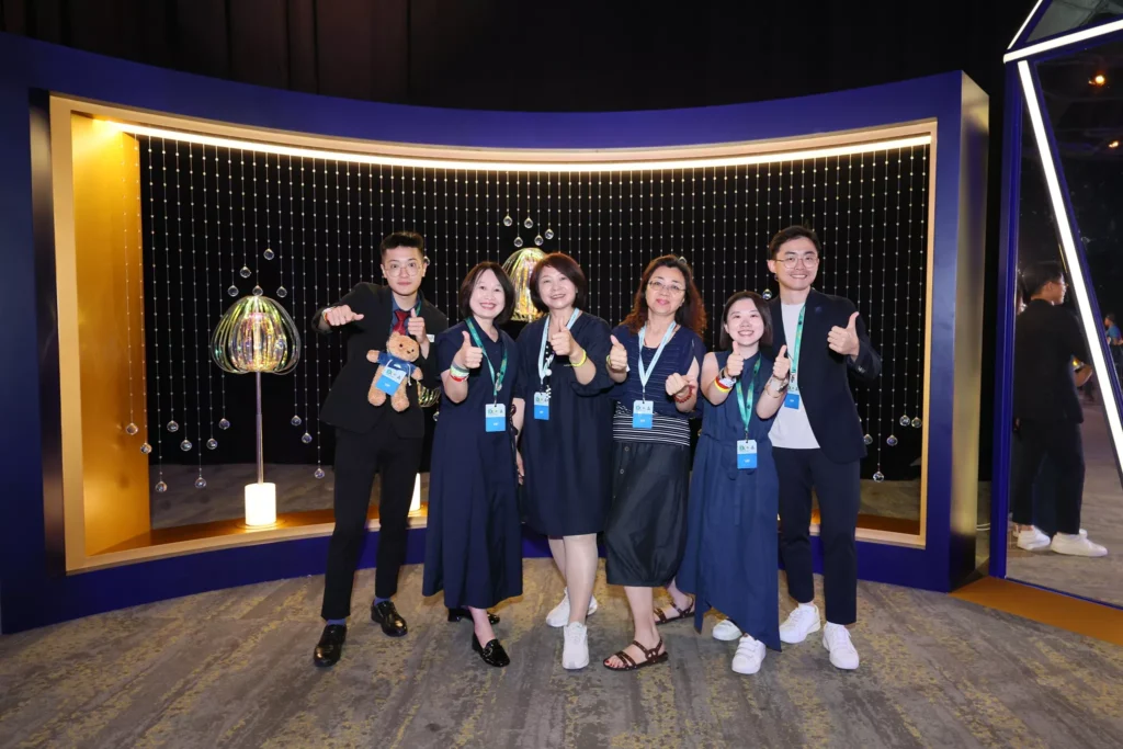 Qualifier's Party 330