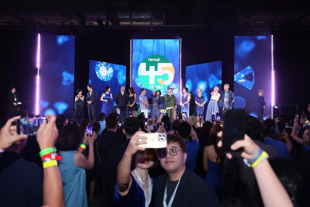 Qualifier's Party 351