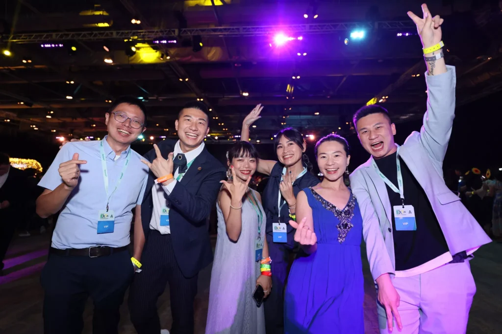 Qualifier's Party 353