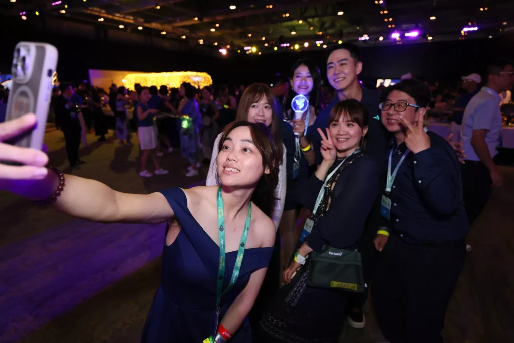 Qualifier's Party 354