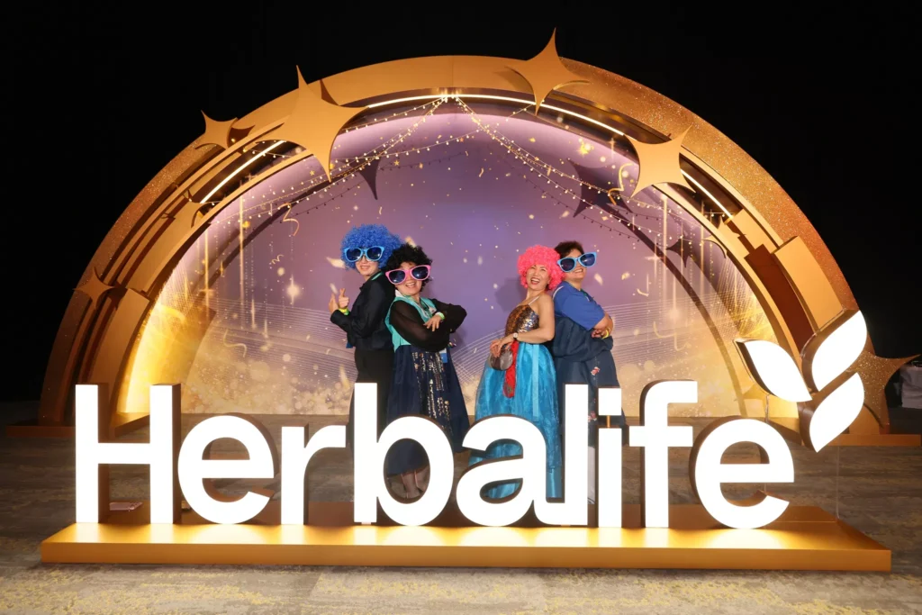 Qualifier's Party 373