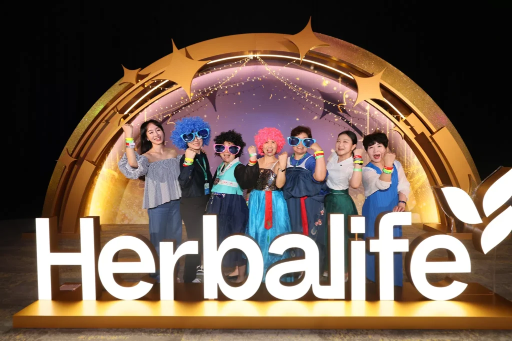 Qualifier's Party 376