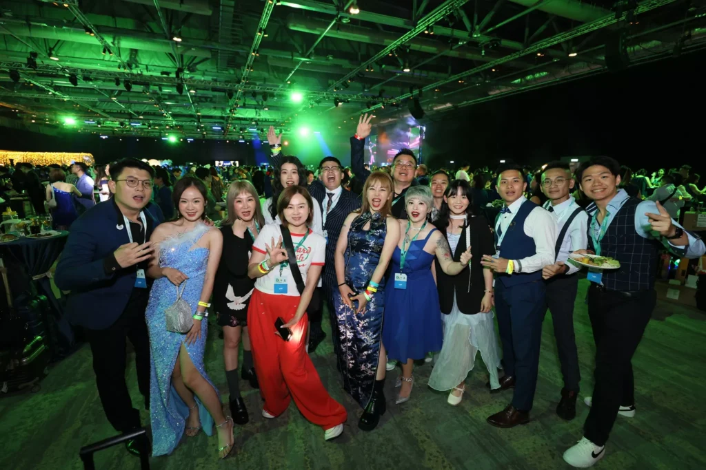 Qualifier's Party 386